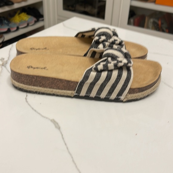 Platform sandals - Picture 3 of 4